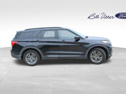 Certified 2022 Ford Explorer XLT w/ Equipment Group 202A RWD image 4