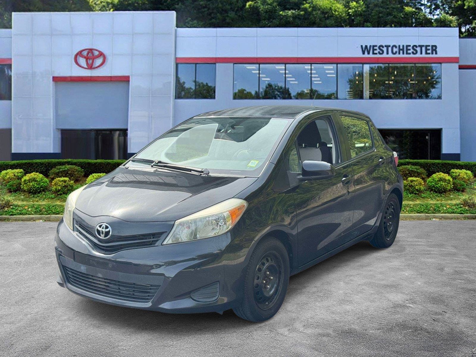 Used 2014 Toyota Yaris LE FWD image 4