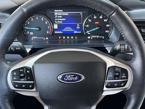 Used 2022 Ford Explorer XLT w/ Equipment Group 202A image 34