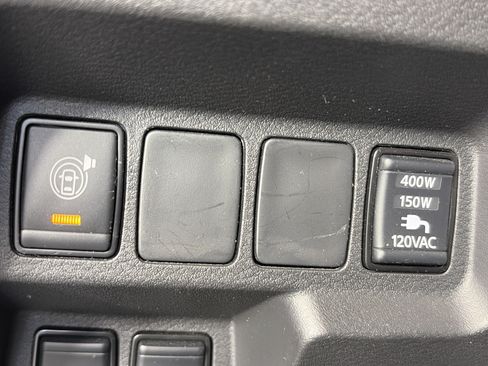 Used 2024 Nissan Frontier SL AWD/4WD image 35