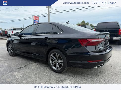 Used 2020 Volkswagen Jetta R-Line w/ R-Line Cold Weather Package FWD image 4