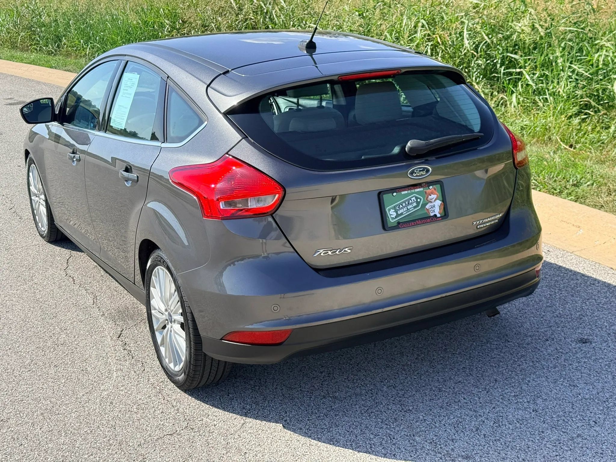 Used 2016 Ford Focus Titanium FWD image 15
