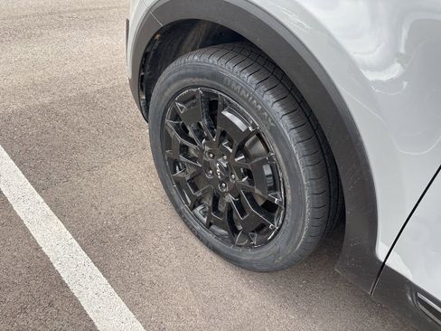 Certified 2022 Kia Telluride SX w/ SX Prestige Package AWD/4WD image 2