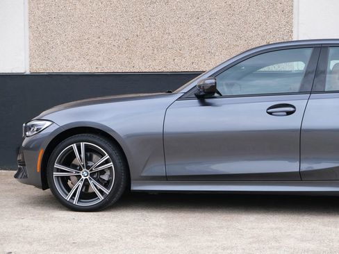 Used 2022 BMW 330i xDrive 330i xDrive Sedan 4D w/ Driving Assistance Package image 7