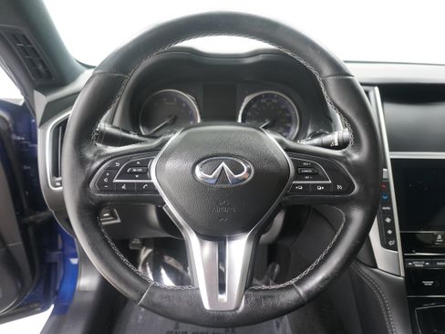 Used 2018 INFINITI Q60 3.0t Luxe RWD image 16