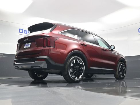 Certified 2025 Kia Sorento EX image 47