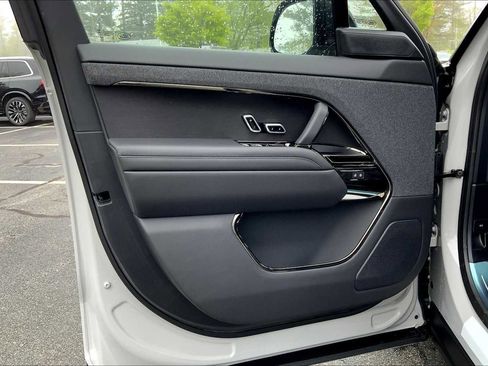 Used 2025 Land Rover Range Rover Sport Autobiography image 11