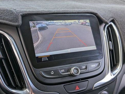 Used 2021 Chevrolet Equinox LT image 13