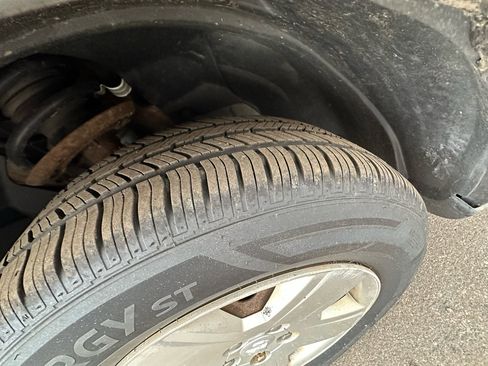 Used 2008 Dodge Avenger SE image 9