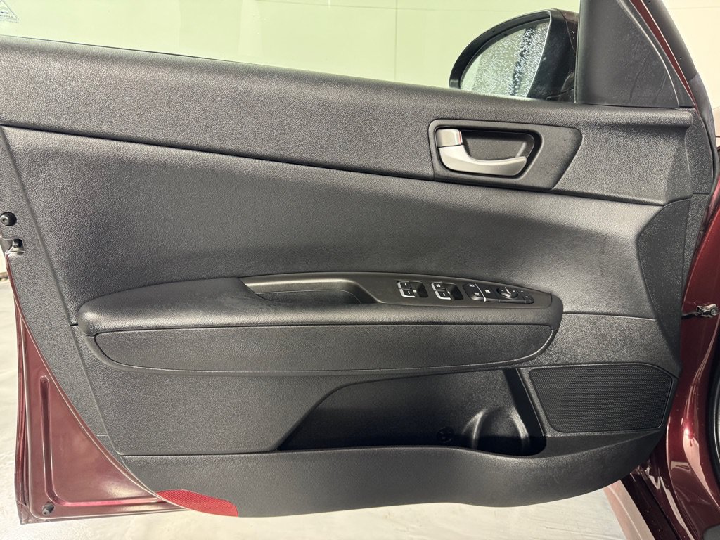 Used 2017 Kia Optima LX FWD image 11