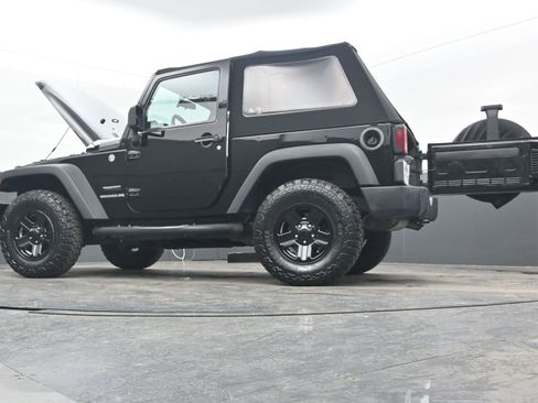 Used 2014 Jeep Wrangler Sport image 38