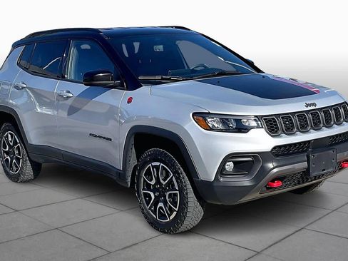 Certified 2024 Jeep Compass Trailhawk image 3