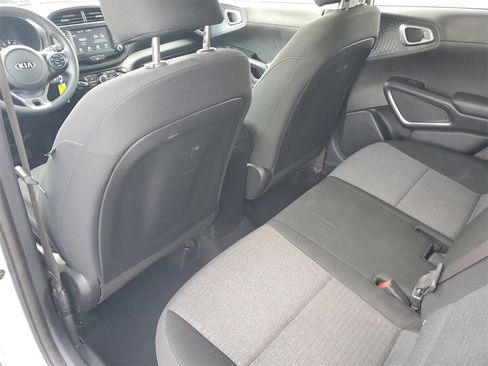 Used 2021 Kia Soul S image 11