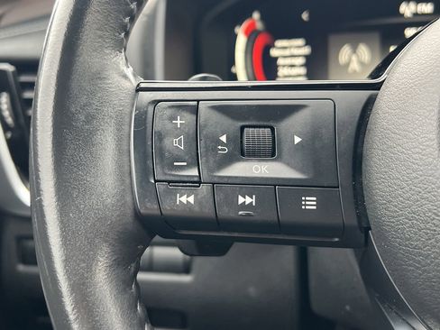 Used 2021 Nissan Rogue Platinum image 16