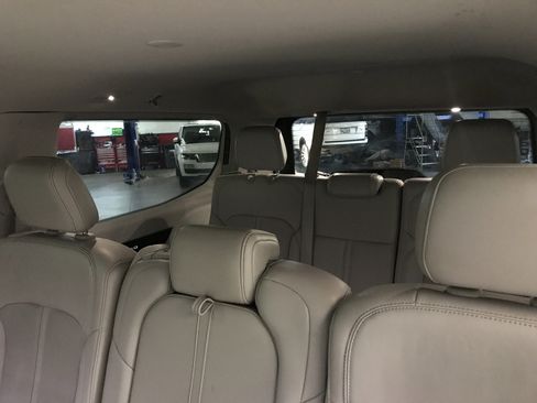 Used 2023 Jeep Wagoneer 2WD w/ Convenience Group I image 7