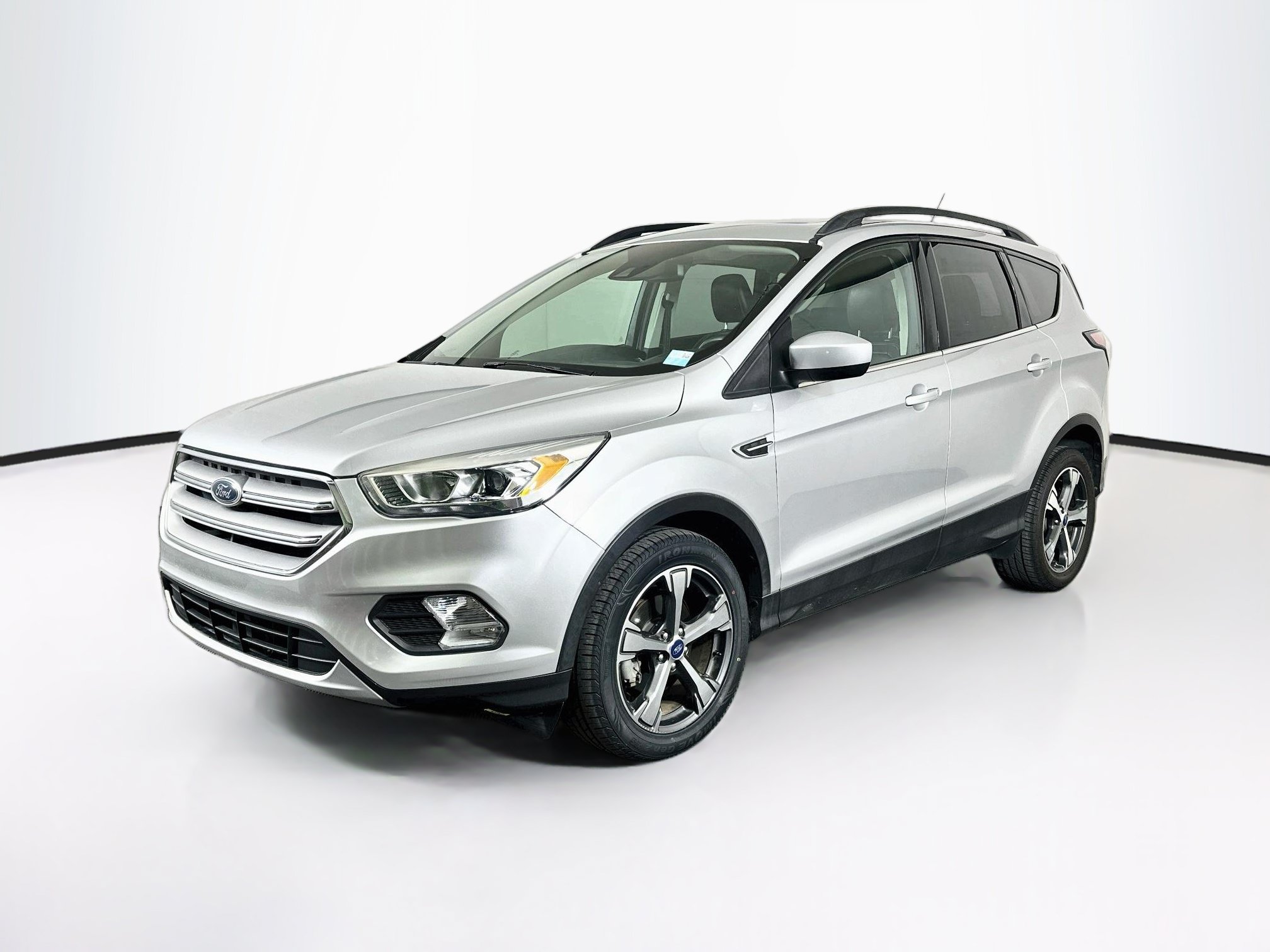 Used 2018 Ford Escape SEL w/ Ford Safe & Smart Package FWD image 3