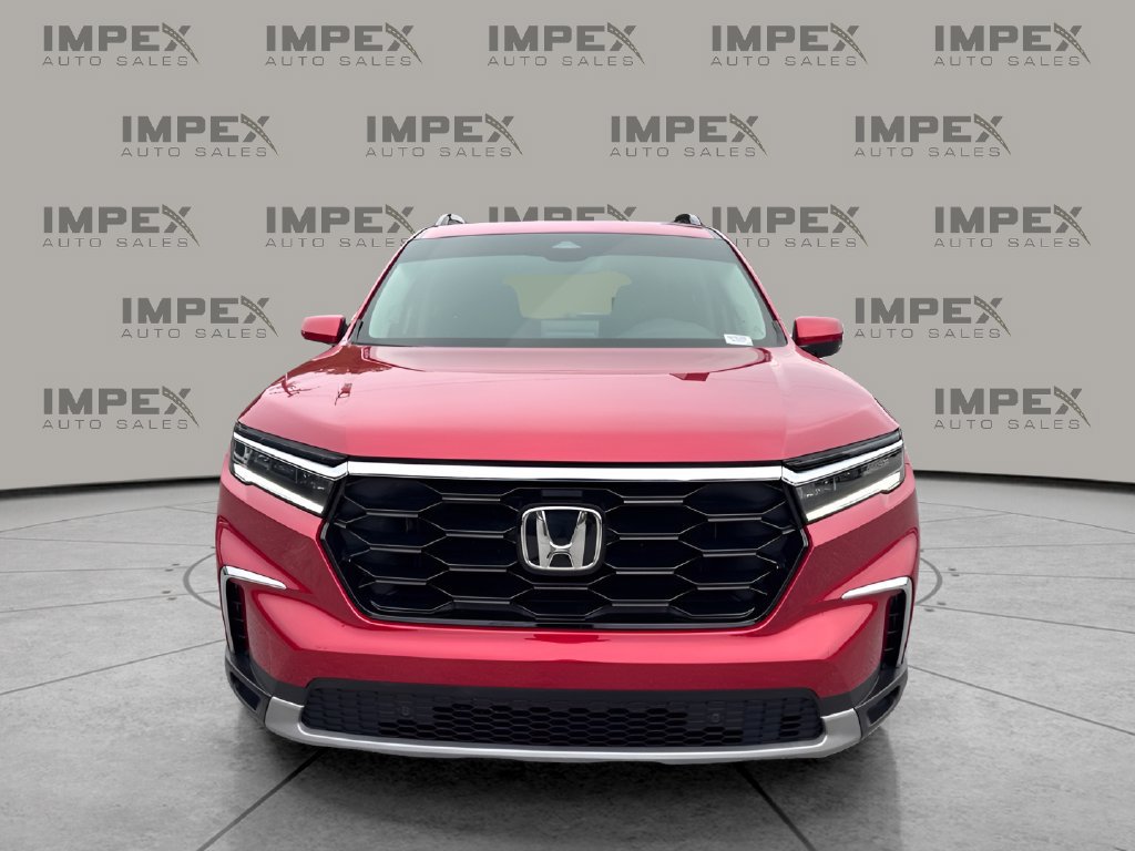Used 2025 Honda Pilot Touring image 8