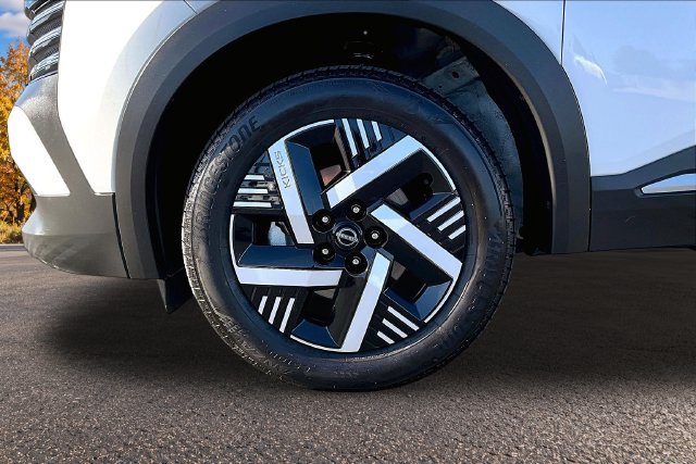 Used 2026 Nissan Kicks SV FWD image 31