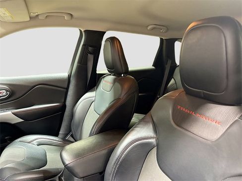 Used 2018 Jeep Cherokee Trailhawk w/ Cold Weather Group image 22