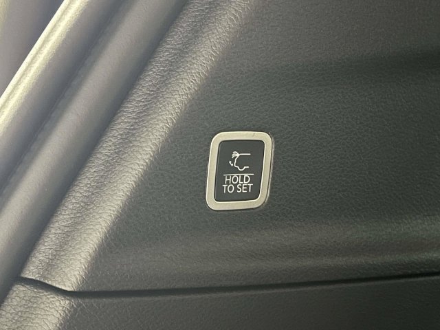 New 2027 Chrysler Pacifica Select FWD image 18