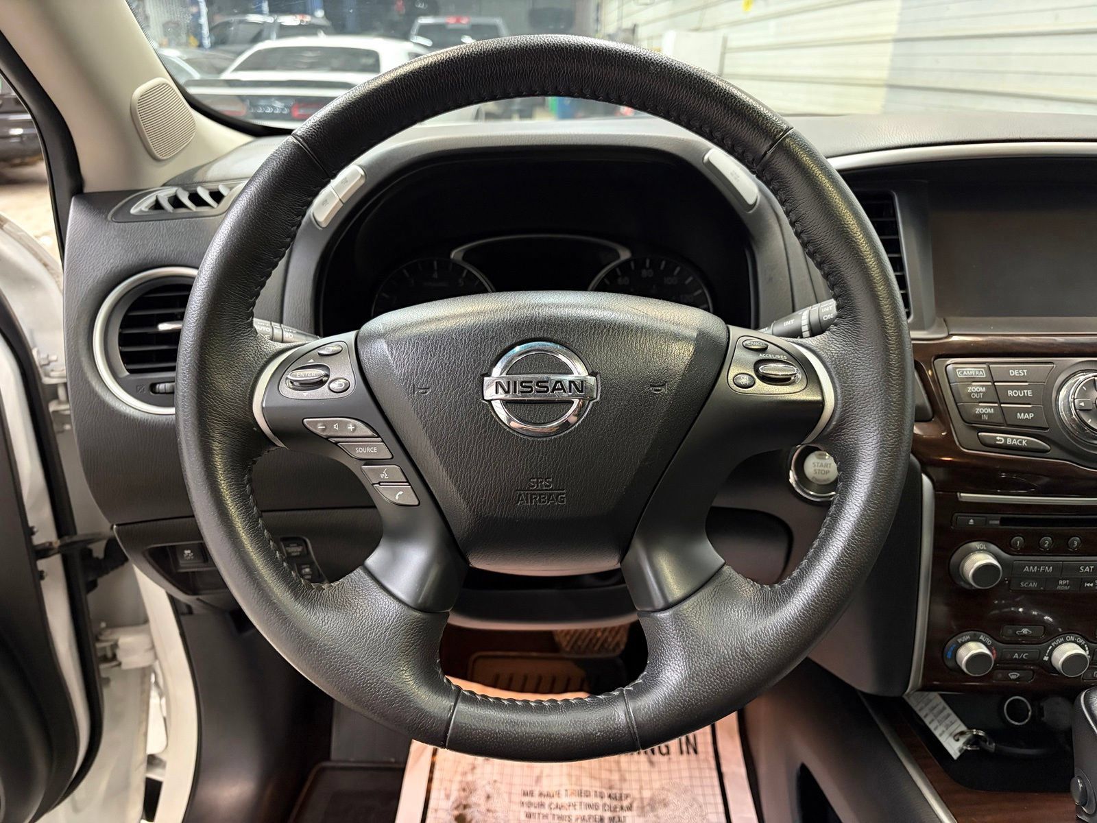 Used 2014 Nissan Pathfinder Platinum w/ Platinum Premium Package AWD/4WD image 11