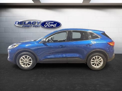 Used 2022 Ford Escape SE w/ Convenience Package image 2