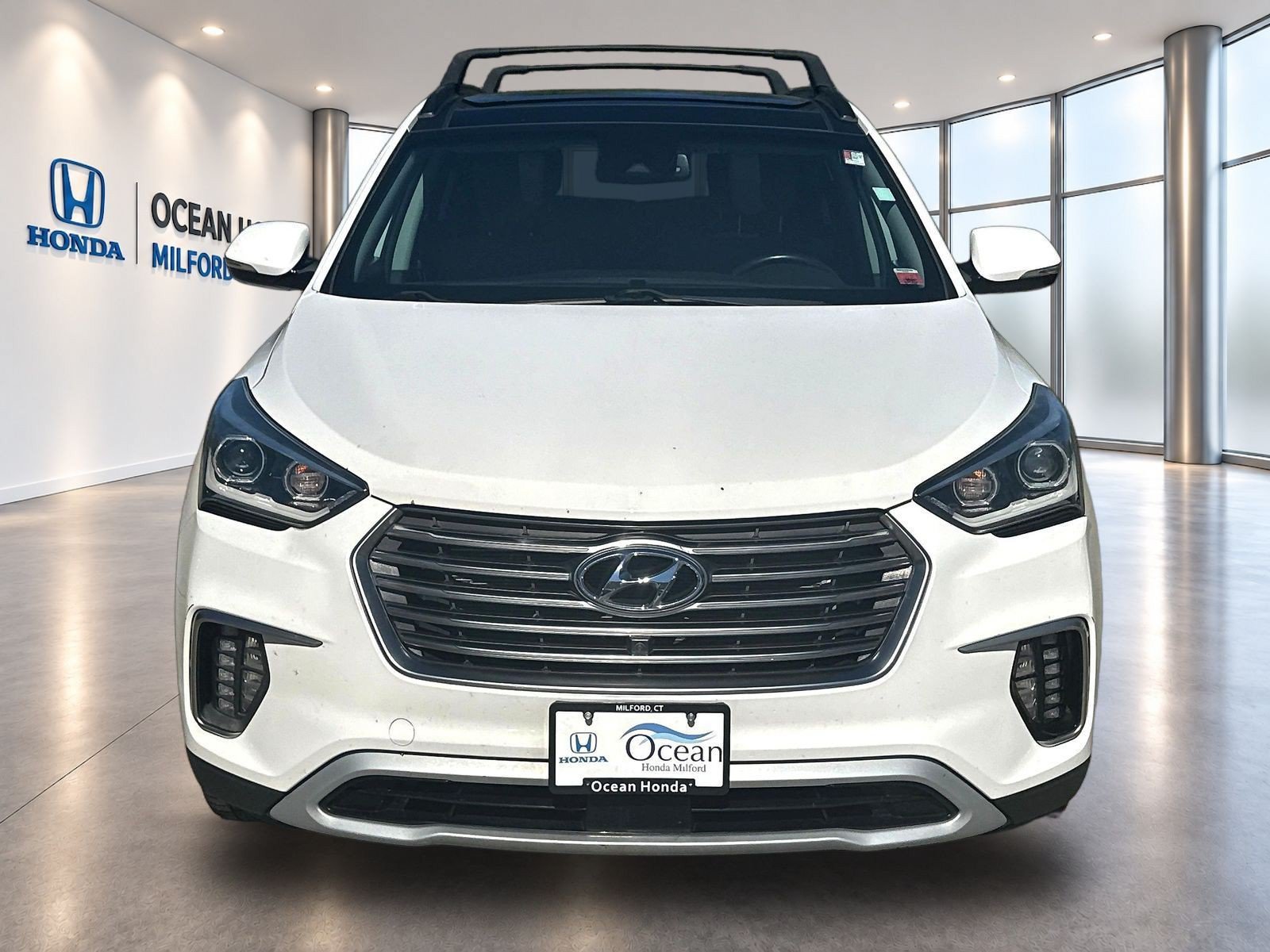 Used 2017 Hyundai Santa Fe Limited AWD/4WD image 2