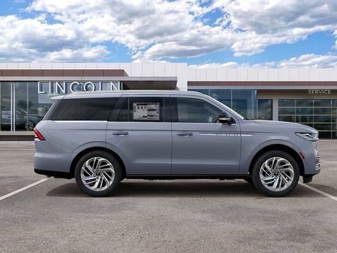 New 2027 Lincoln Navigator Reserve AWD/4WD image 5