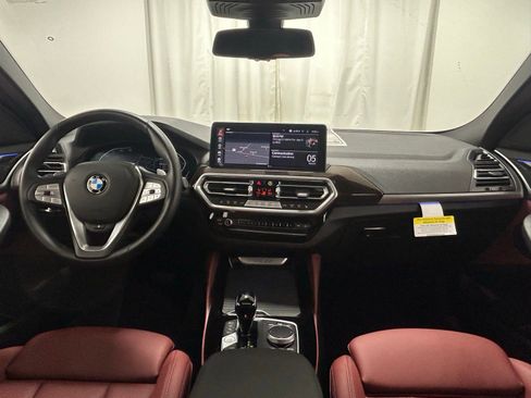 Used 2025 BMW X4 xDrive30i AWD/4WD image 8