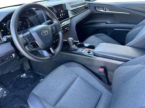 Certified 2025 Toyota Camry LE image 9
