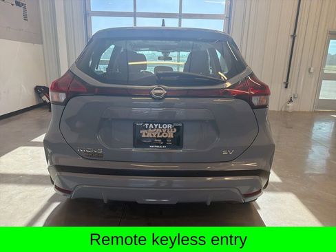 Used 2023 Nissan Kicks SV FWD image 4
