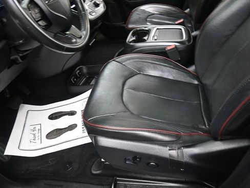 Used 2019 Chrysler Pacifica Limited w/ Advanced Safetytec Group image 15