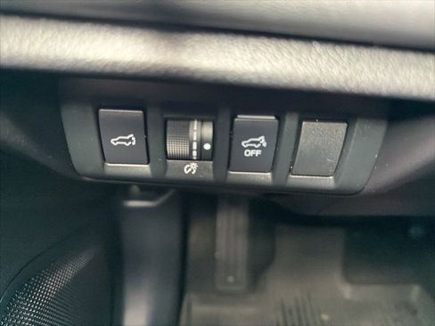 Used 2022 Subaru Outback Limited image 16