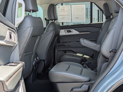 Certified 2025 Ford Explorer Active w/ Active Comfort Package RWD image 14