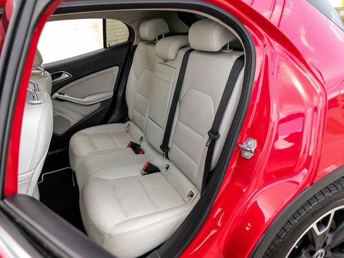 Used 2019 Mercedes-Benz GLA 250 image 38