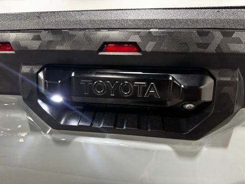 Used 2022 Toyota Tundra TRD Pro AWD/4WD image 32