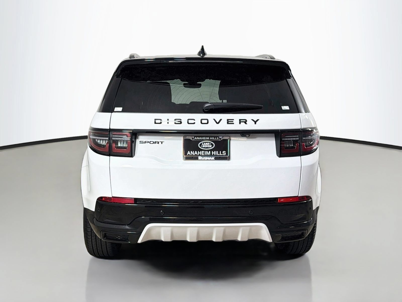 Certified 2025 Land Rover Discovery Sport Dynamic SE AWD/4WD image 4