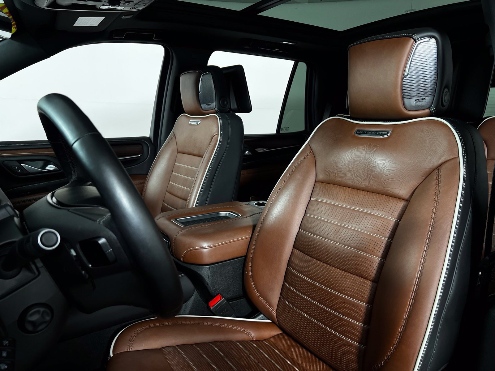 Used 2024 GMC Yukon Denali Ultimate AWD/4WD image 13