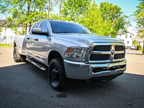 Used 2014 RAM 3500 Tradesman w/ Chrome Appearance Group AWD/4WD image 6