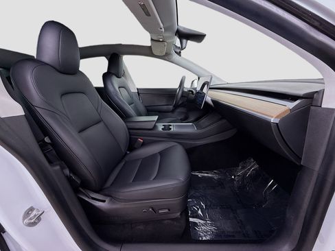 Used 2021 Tesla Model Y 2WD image 30