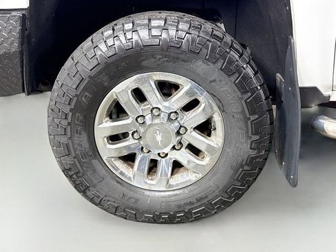 Used 2017 Chevrolet Silverado 2500 LT w/ Snow Plow Prep Package AWD/4WD image 29