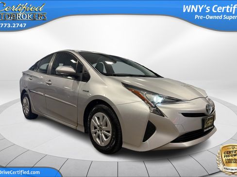 Used 2016 Toyota Prius Two FWD image 4