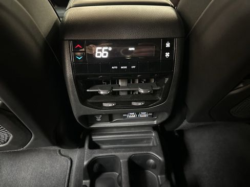 Used 2024 Jeep Grand Cherokee L Altitude image 16