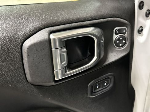 Used 2025 Jeep Wrangler Unlimited Sport AWD/4WD image 20