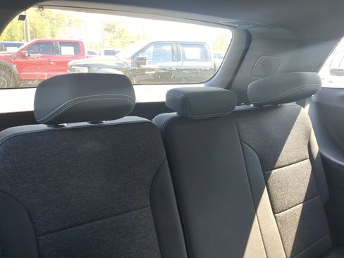 Used 2024 Chevrolet Traverse LT image 26