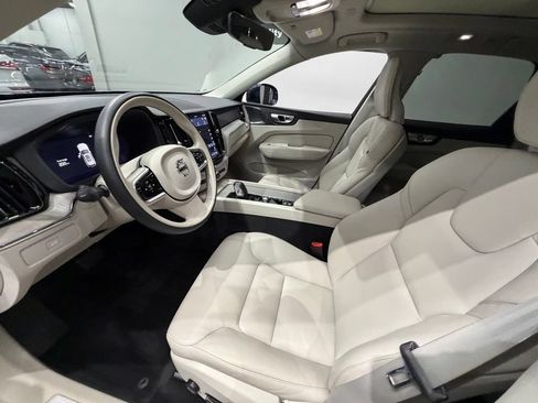Used 2023 Volvo XC60 B5 Plus w/ Climate Package AWD/4WD image 22