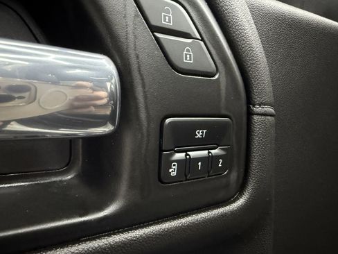 Used 2022 Chevrolet Silverado 1500 High Country image 11