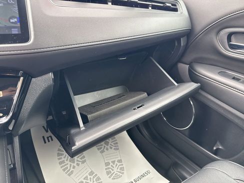 Certified 2020 Honda HR-V Touring image 17