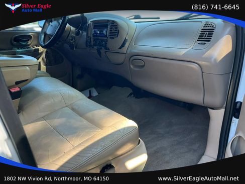 Used 2001 Ford F150 Lariat AWD/4WD image 8