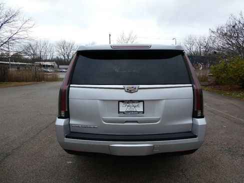 Used 2015 Cadillac Escalade ESV Luxury image 6